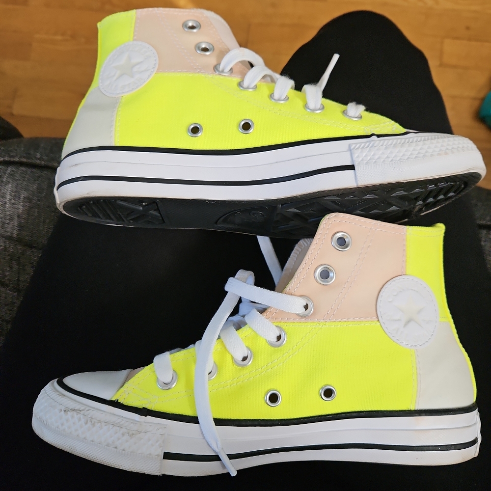 Size 4 men converse - Picture 2 of 3
